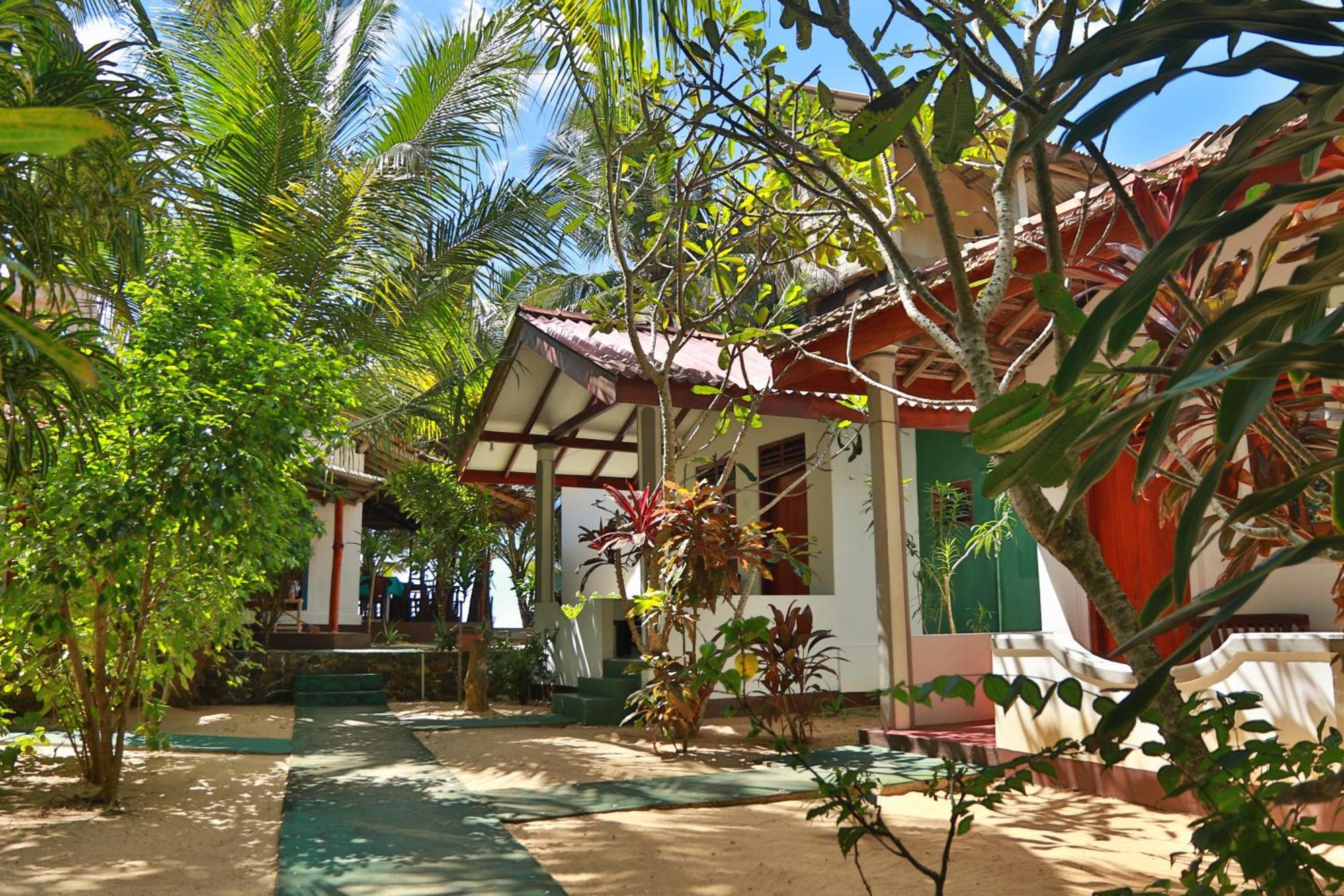 Panorama Rock Cafe Bed & Breakfast Тангале Екстериор снимка