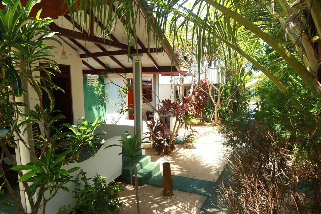 Panorama Rock Cafe Bed & Breakfast Тангале Екстериор снимка