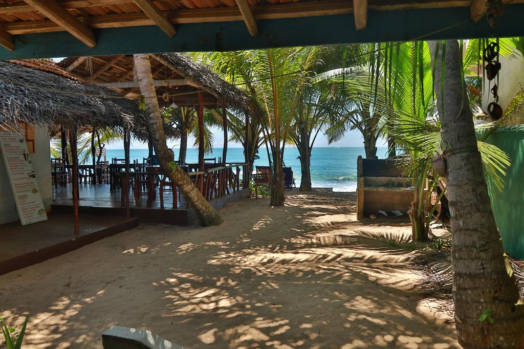 Panorama Rock Cafe Bed & Breakfast Тангале Екстериор снимка