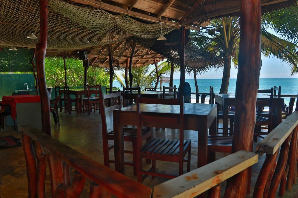 Panorama Rock Cafe Bed & Breakfast Тангале Екстериор снимка