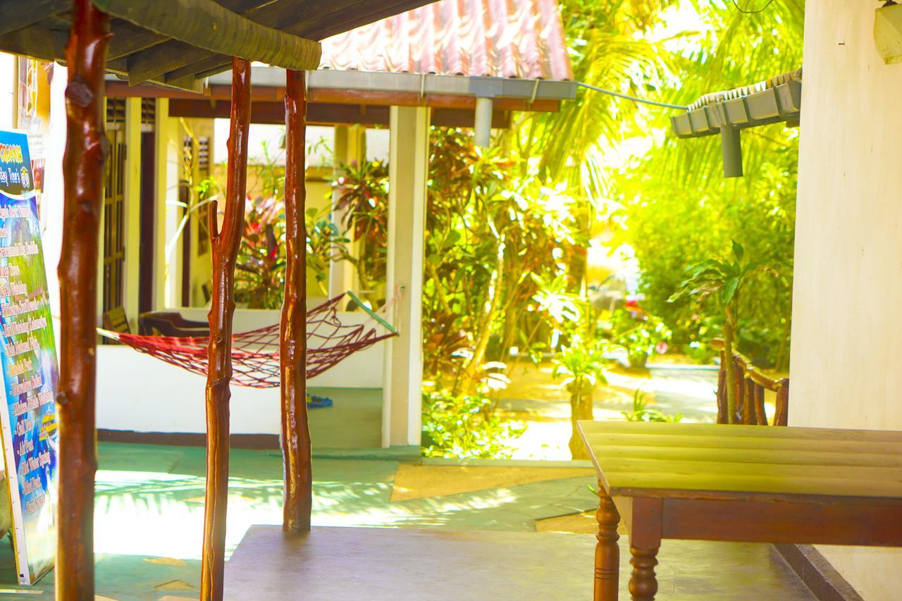 Panorama Rock Cafe Bed & Breakfast Тангале Екстериор снимка